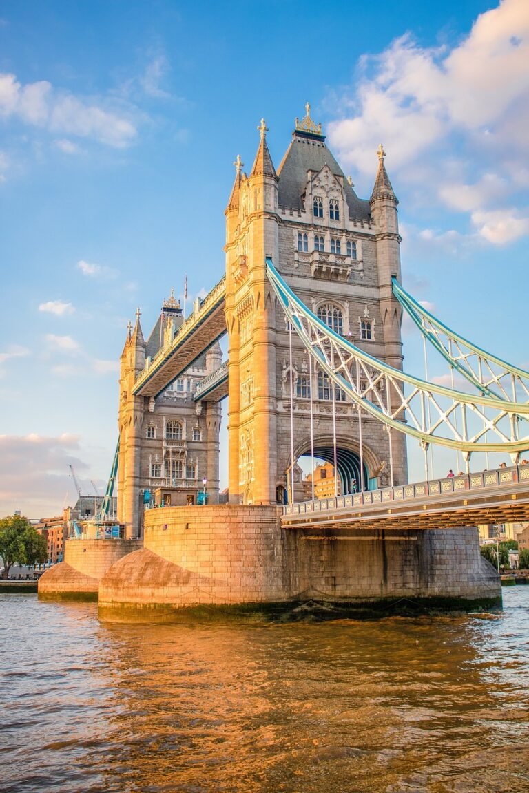 london, tower bridge, landmark-3628212.jpg